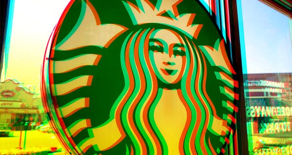 Read more about the article Τα Starbucks απέλυσαν υπάλληλο που αρνήθηκε να φορέσει ουρανιοτοξικό μπλουζάκι